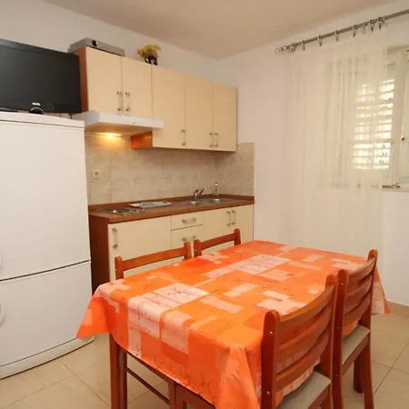 6844c Makarska